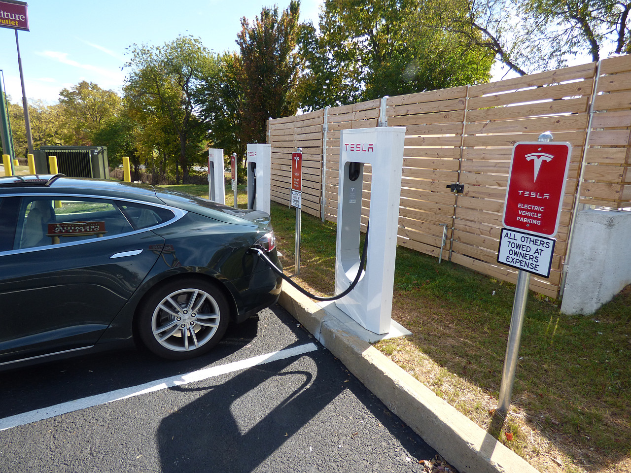 What You Should Know About Tesla Batteries